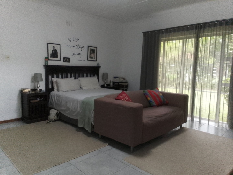 To Let 4 Bedroom Property for Rent in Glen Barrie Western Cape